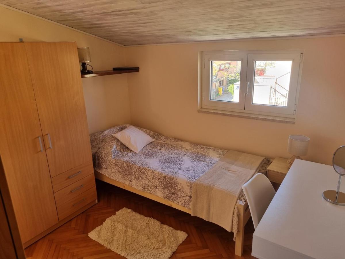 Greenview Apartment With Parking Ровинь Экстерьер фото